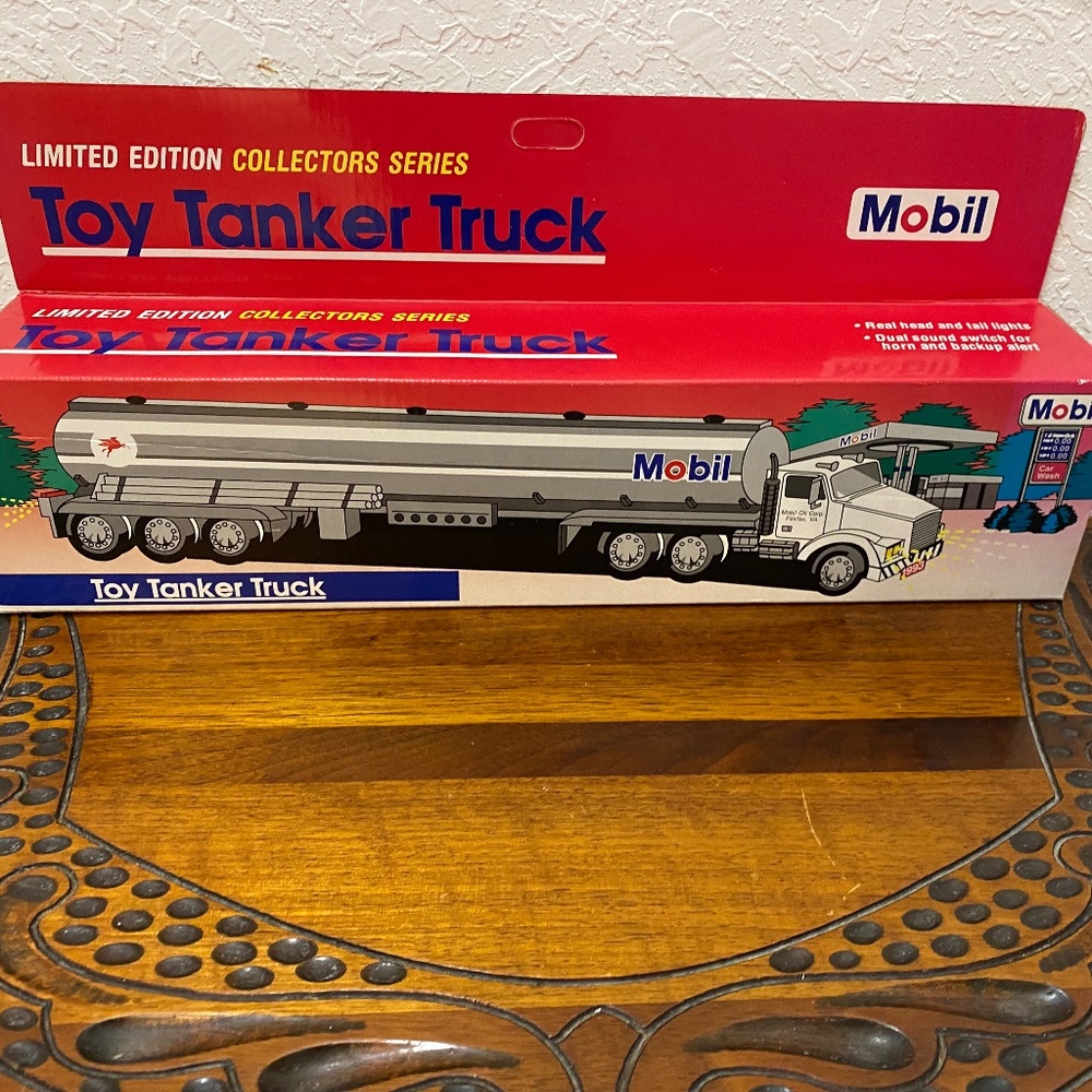 Mobil Toy Tanker Truck,‎ Vintage, New in Box